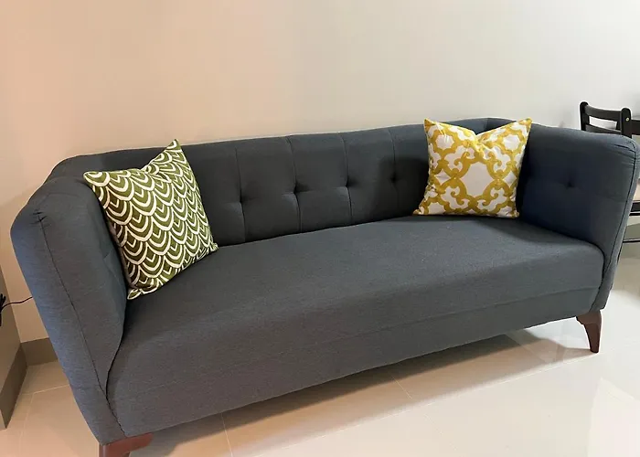 Uptown Parksuites Ii *